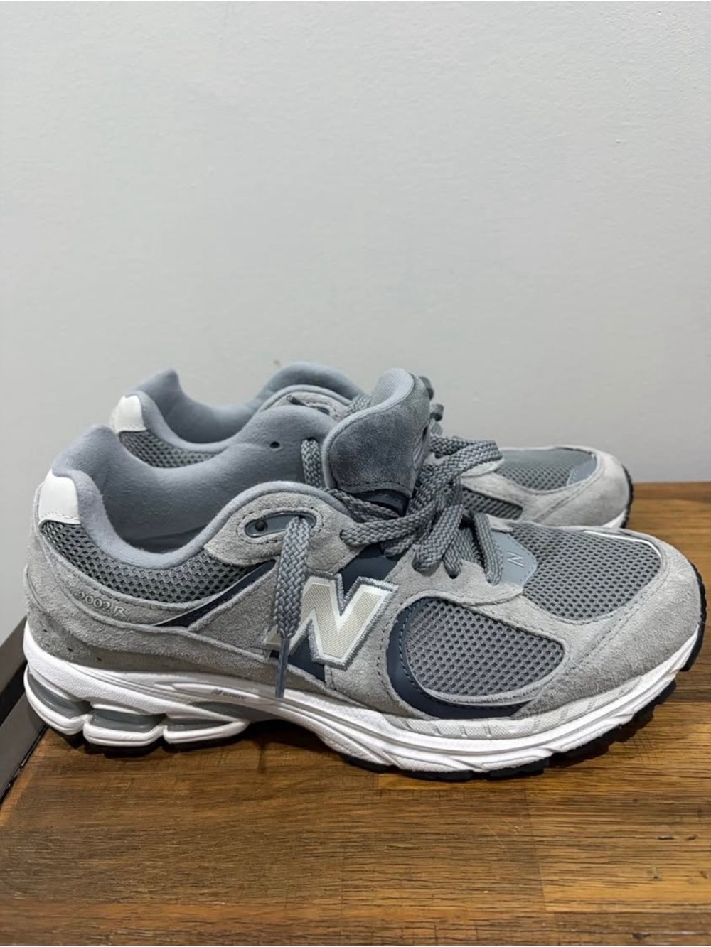 New Balance Women’s Light Grey Mesh & Suede Sneakers